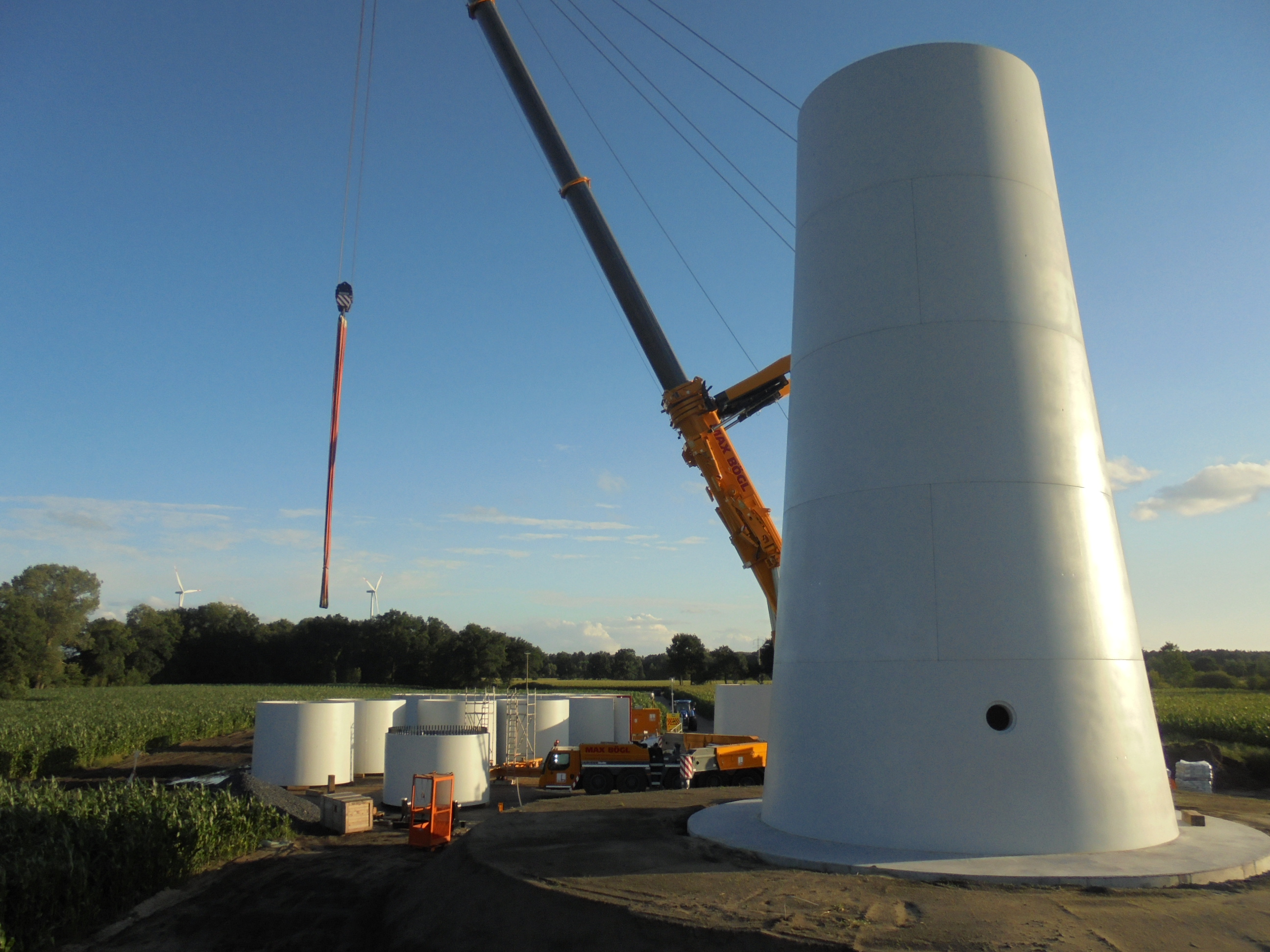 Windkraftanlage im Strönfeld