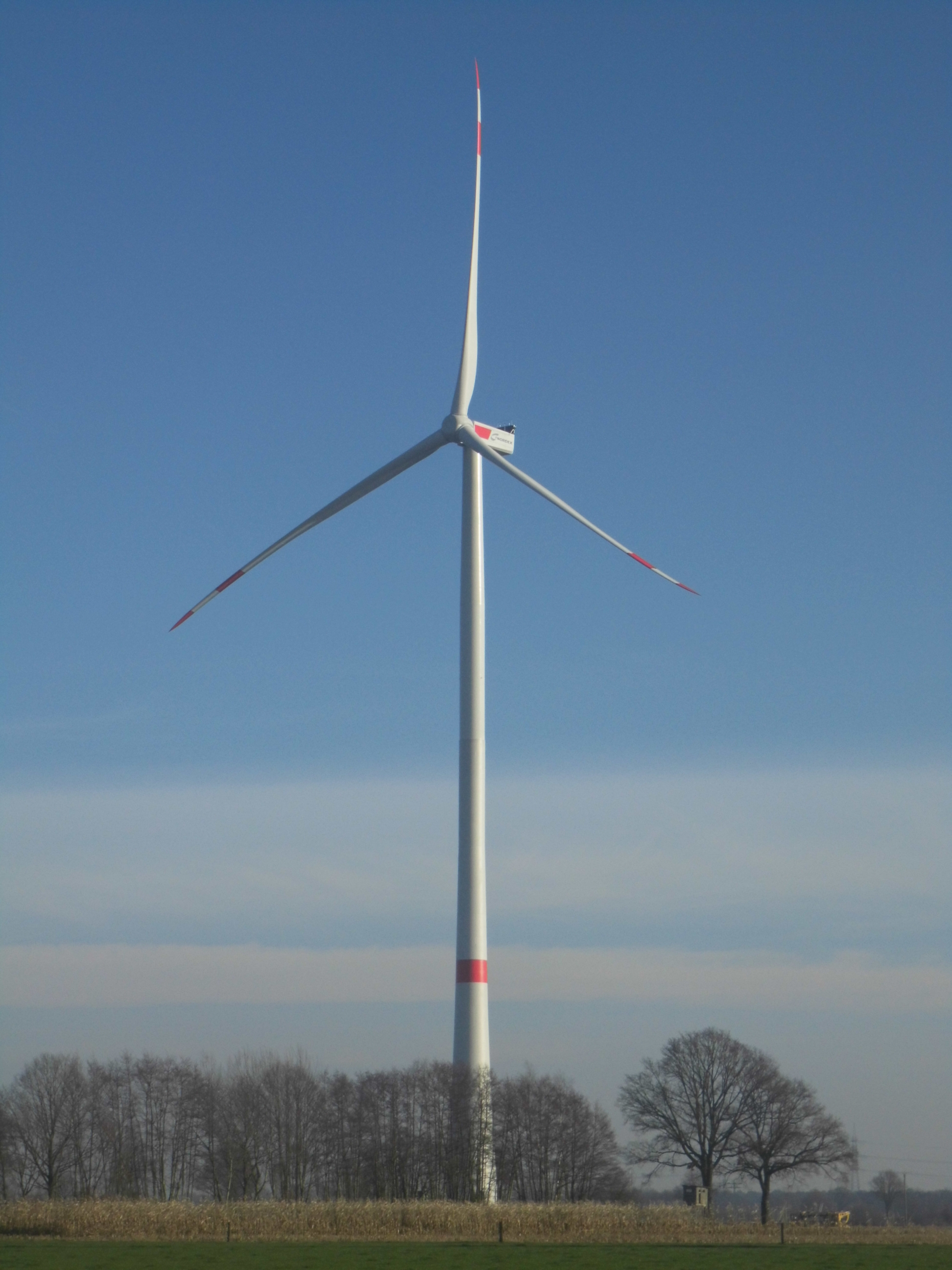 Windkraftanlage im Strönfeld